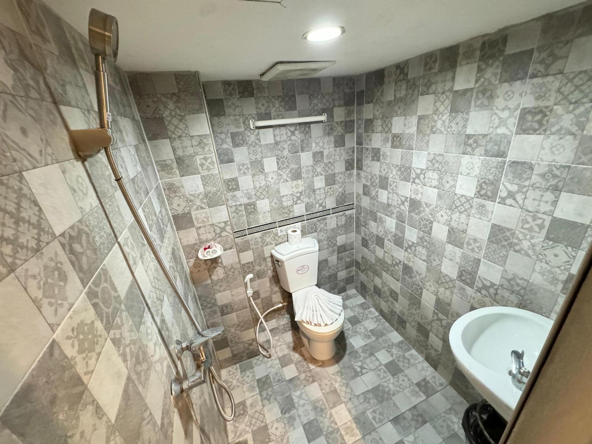 Chilli Salza Patong Otel Dış mekan fotoğraf
