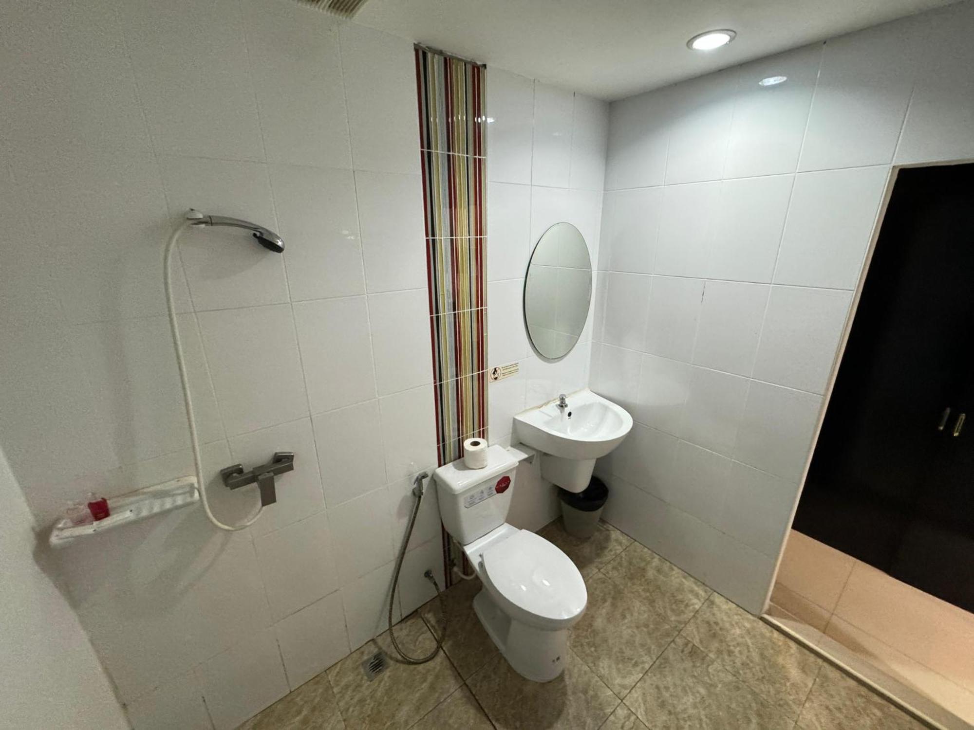 Chilli Salza Patong Otel Dış mekan fotoğraf
